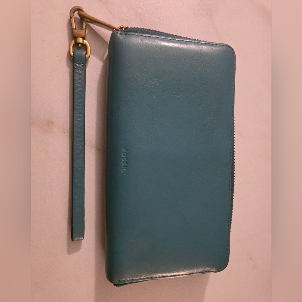 Fossil Turquiose  Wristlet